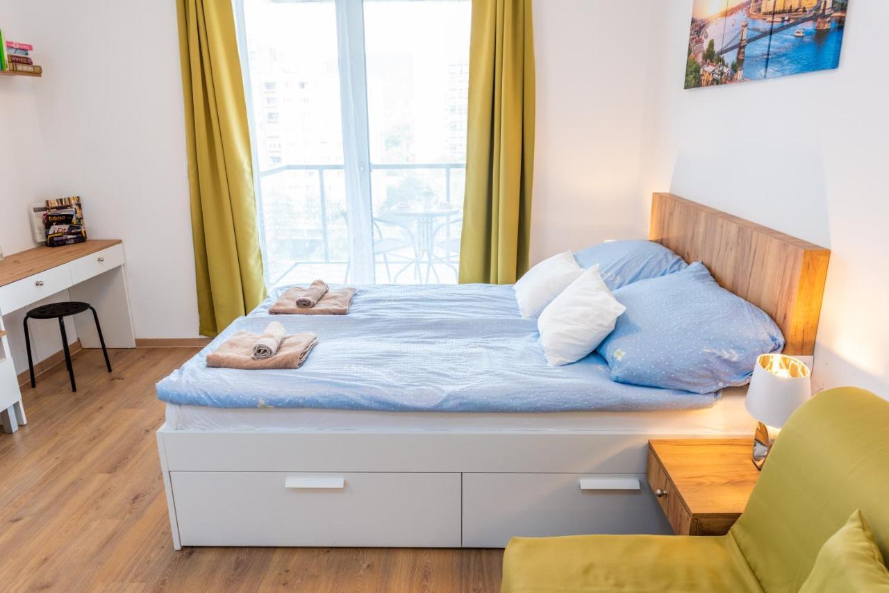 Sweet Home Studio: Mountain View Retreat with Parking Budapest Exterior photo